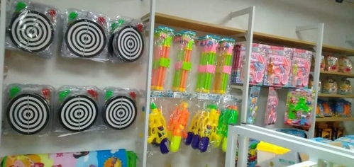 随州地摊经济兴起 日用百货的街头生意经